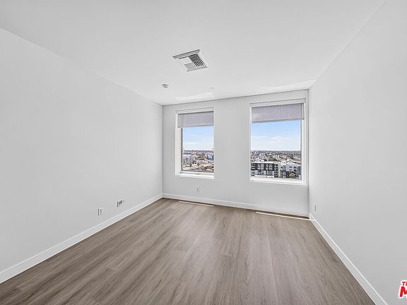 2nd image of 3810 Wilshire Blvd APT 1108