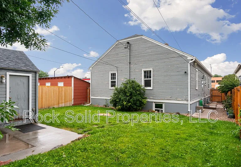 316 E 20th St — Photo 25