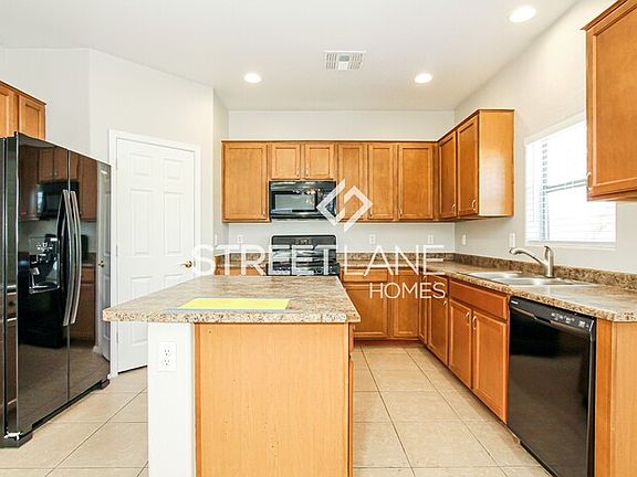 4th image of 1142 E Heather Dr