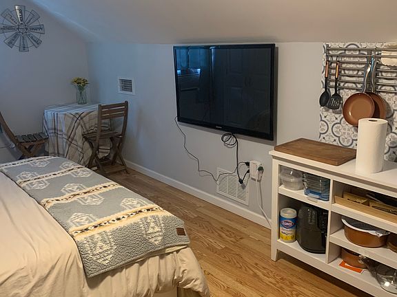 5th image of 161 Eileen Ave #1