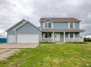 410 S 1st St, New Florence, MO 63363