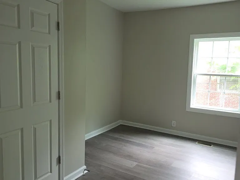 621 Wilson St — Photo 4