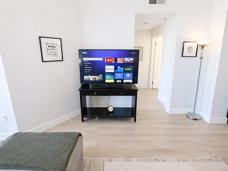 10740 Wilshire Blvd #609 — Photo 11
