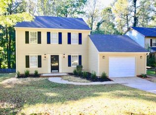 4914 Rivergreen Ln, Charlotte, NC 28227