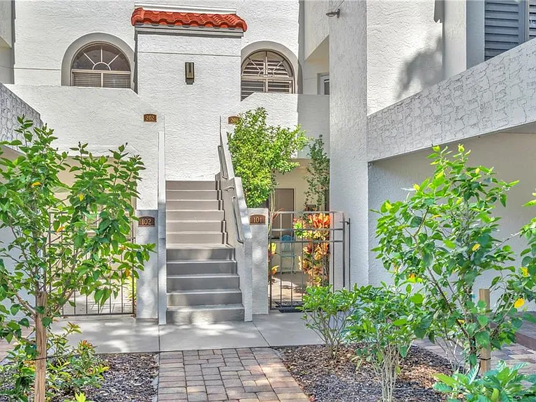601 Beachwalk Cir #101 — Photo 2