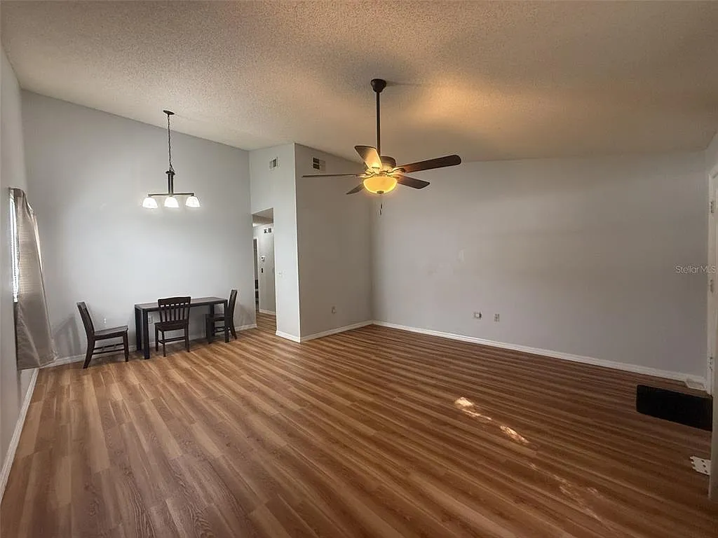 2 bed, 2.0 bath, 1214 sqft, $1,600 — Photo 4
