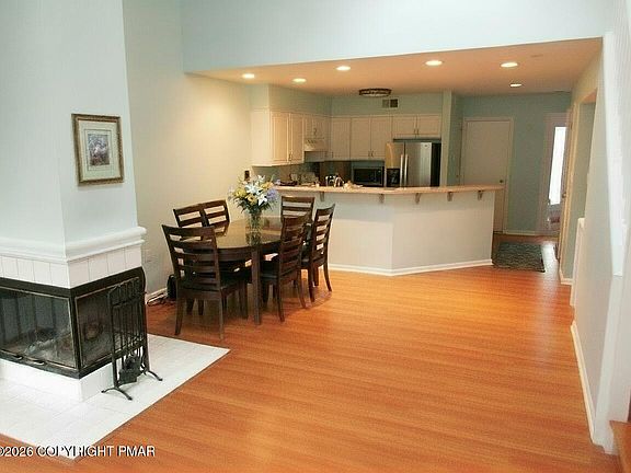 4th image of 321 Inverness Dr