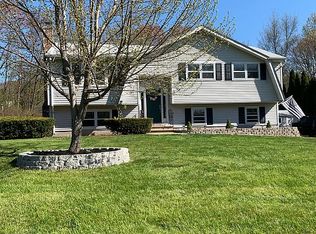 14 Fleetwood Dr, Plainville, CT 06062