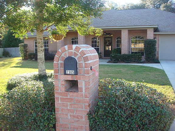 2nd image of 2305 Majestic Dr