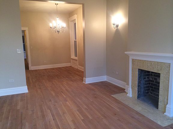 living room with decorateive fireplace