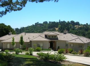 570 Orinda Woods Dr, Orinda, CA 94563