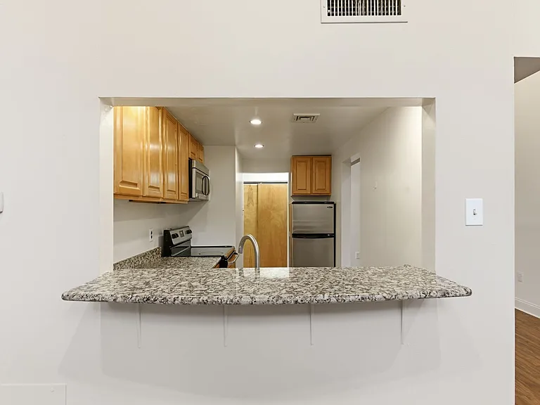 2837 Cambridge St #2 — Photo 9