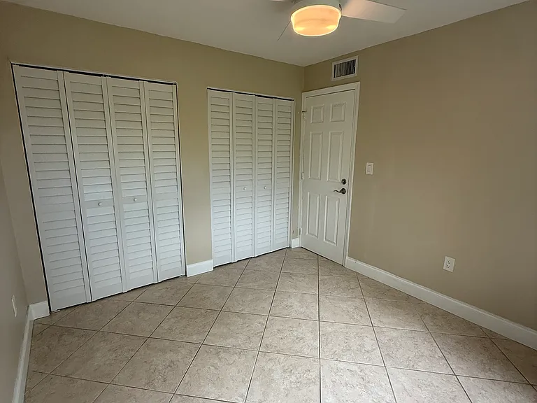 2920 SW 28th St #407 — Photo 5
