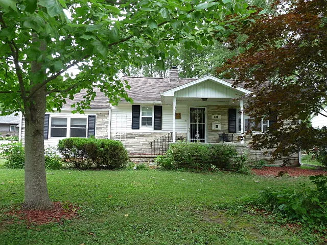 520 Chester Ave photo 1