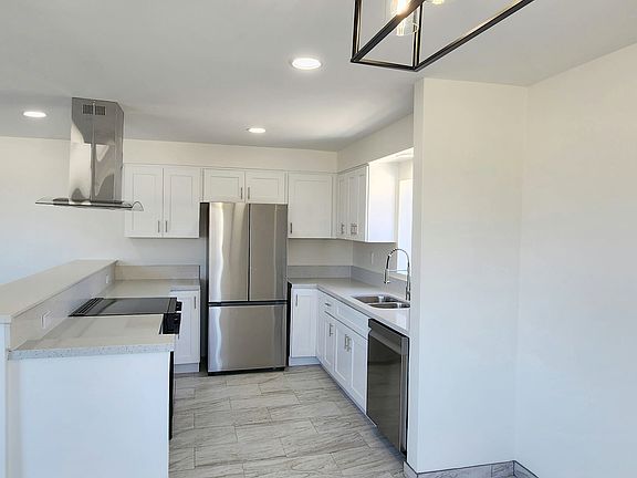 5th image of 3819 E 2nd St APT 8