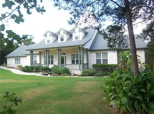 160 Carriage Ct, Bastrop, TX 78602