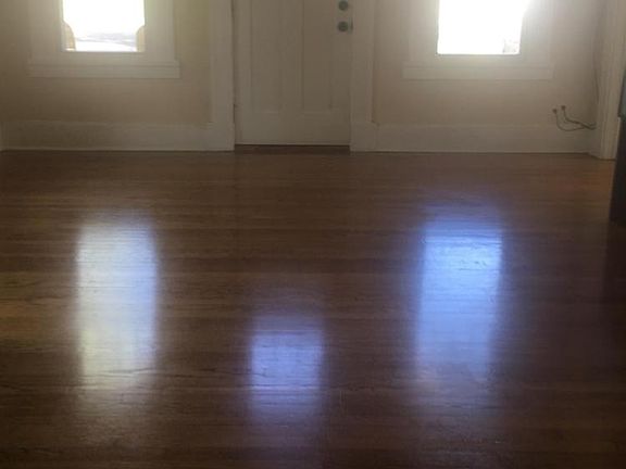 5th image of 228 N Flood Ave