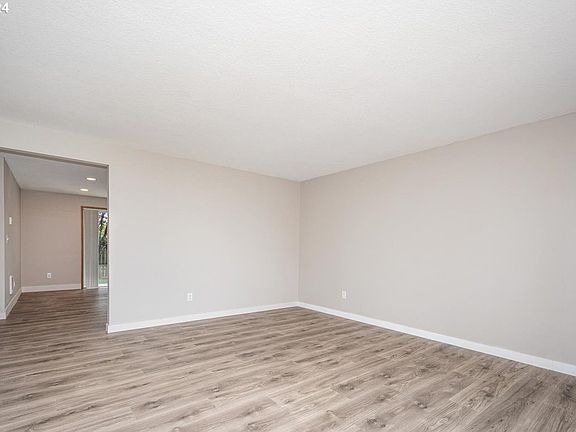 5th image of 16003 NE 85th St
