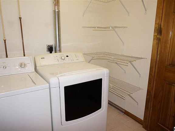 5th image of 1416 Lawton St APT B