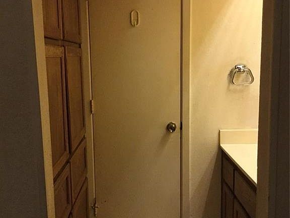 5th image of 2616 Altamesa Blvd