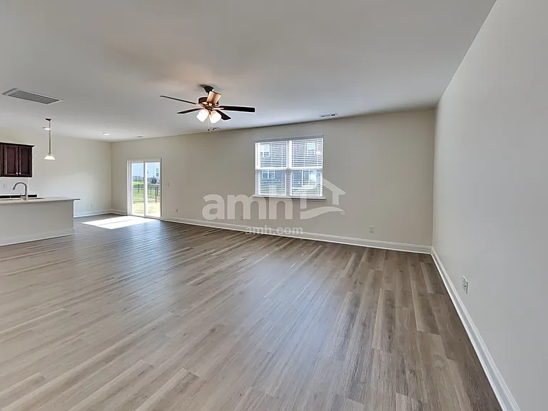 5319 Trust Dr — Photo 6