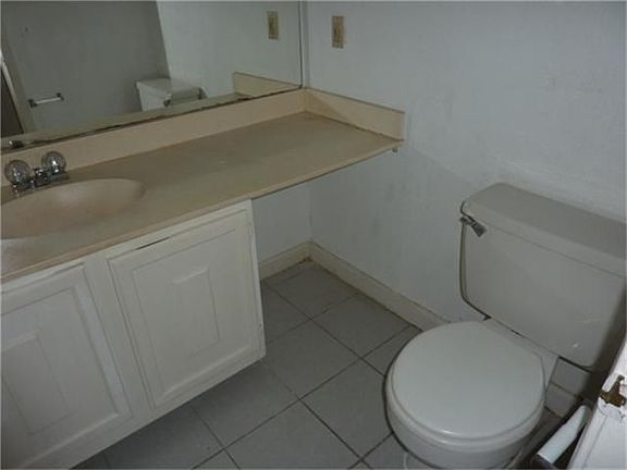 3rd image of 90 W Park West Dr