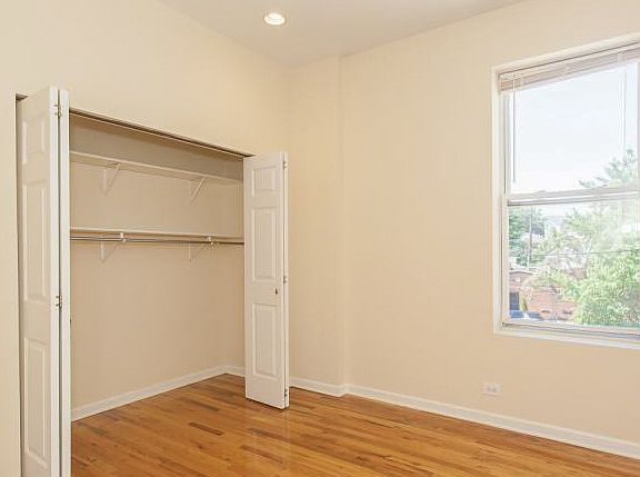 3rd image of 2450 N Southport Ave APT 204
