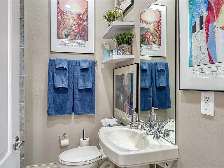 235 Cocoanut Ave #106B — Photo 32