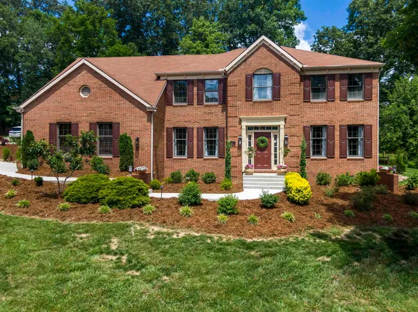 421 Bluebird Dr, Russell, KY 41169