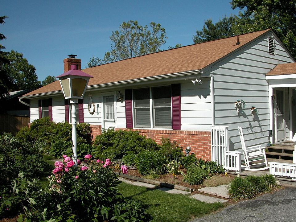 2nd image of 3720 Blueberry Dr