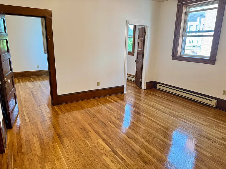 18 E Main St — Photo 1