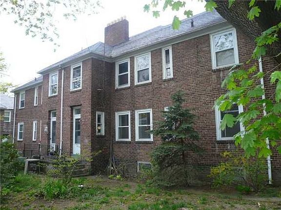 3rd image of 124 Fullerton Ave