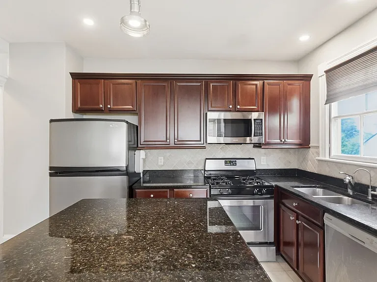 109 E Park Ave #B — Photo 17