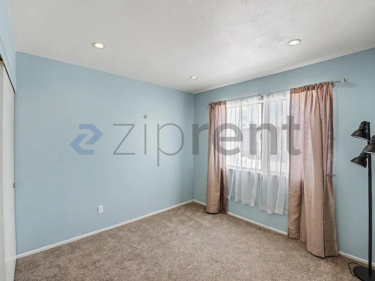 8633 Balboa Blvd #2 — Photo 15