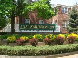 23007 Grand Central Pkwy, Flushing, NY 11364
