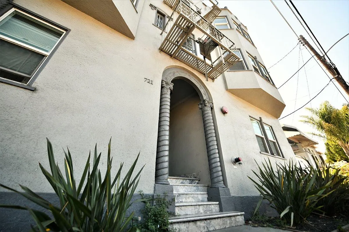 Building Photo - 721 40th St
