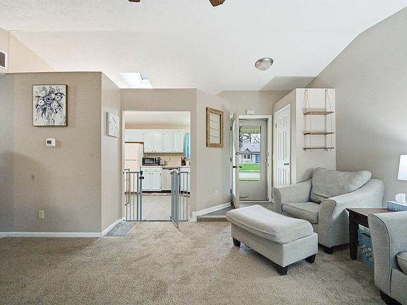 5th image of 2305 Tassel Ct E
