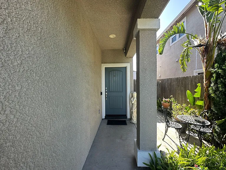 1453 Rosy Dawn Ln — Photo 2