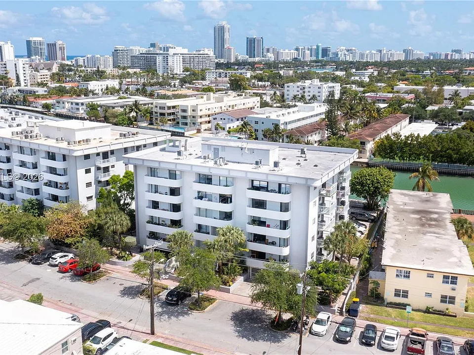 130 S Shore Dr #2F