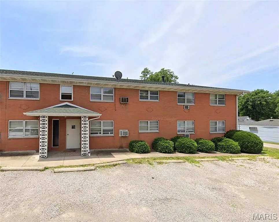 2 bed, 1.0 bath, 750 sqft, $800 — Photo 1