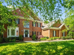 8602 Rosedale Dr, Oak Ridge, NC 27310