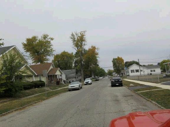 3rd image of 905 N Bell St