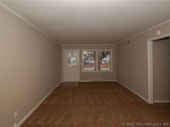 4th image of 528 S 78th East Ave