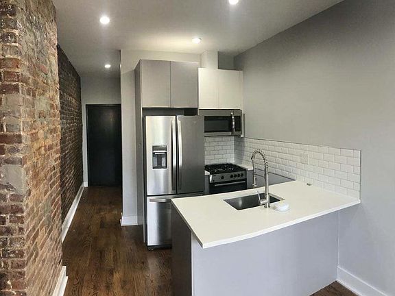 3rd image of 2250 Pacific St APT 3F