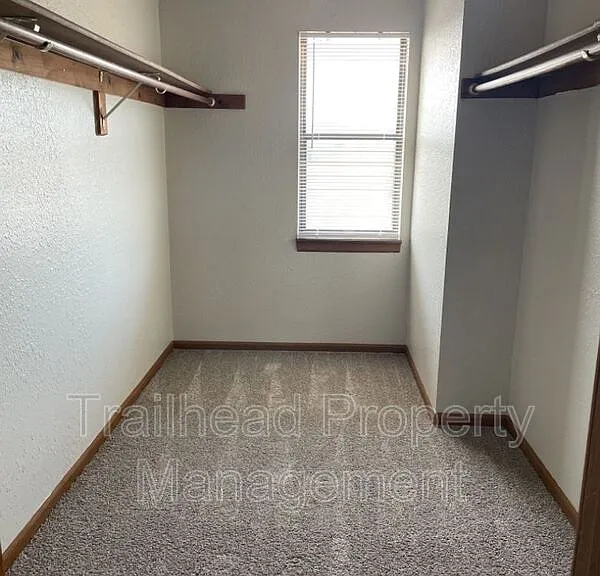 8704 NW 82nd Ter #B — Photo 12