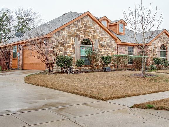 3rd image of 906 Mockingbird Ln