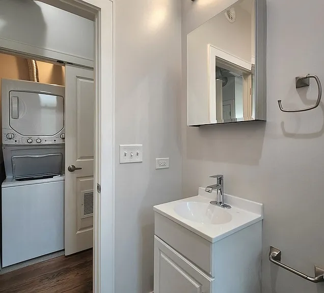 1444 W Erie St #3A — Photo 16