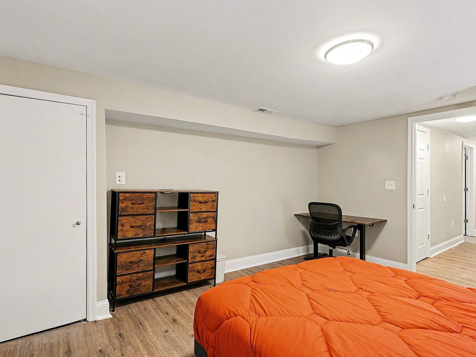 4 bed, 2.0 bath, 1930 sqft, $797 — Photo 4
