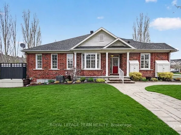 259 Cairnsmore Cir, Ottawa, ON K2J 0G5
