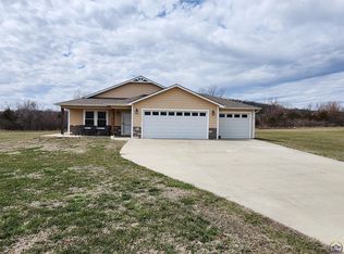 11625 Decatur Rd, Ozawkie, KS 66070